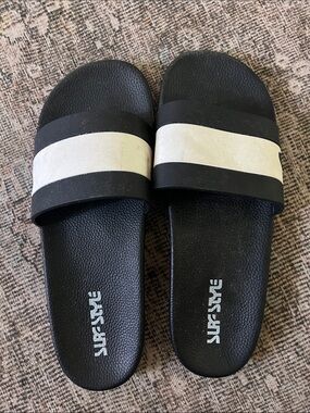 surf style Black and White Slide Sandals
